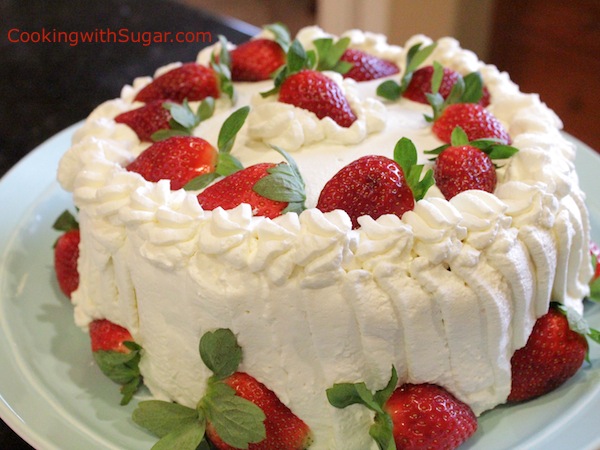 Delicious-Beautiful-Strawberry-Whipped-Cream-Short-Birthday-Cake-Dessert-Idea