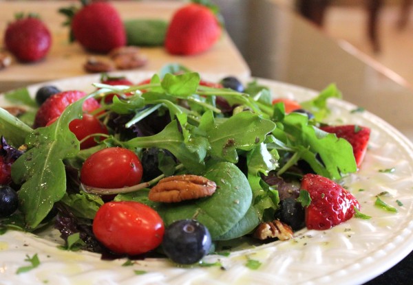 Healthy-Breakfast-Salad-With-Fried-Egg-plated-1