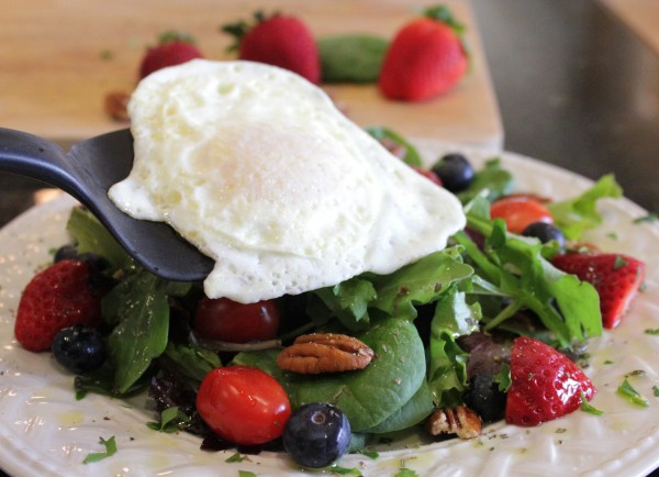 Healthy-Breakfast-Salad-With-Fried-Egg-plated-2