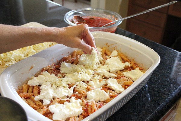 What is a good recipe for baked ziti casserole?