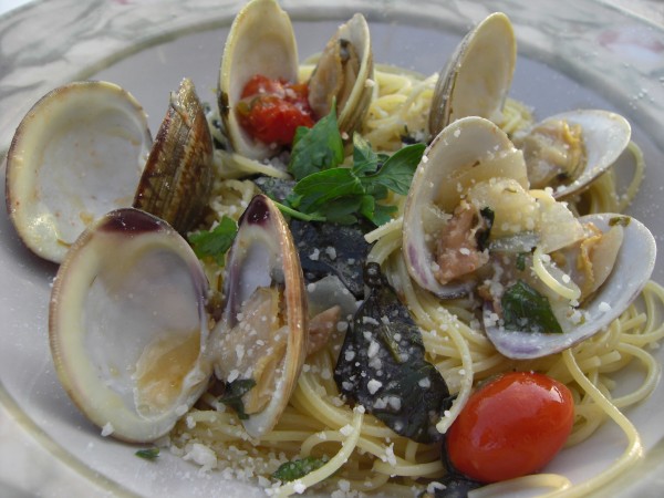 Angel Hair Pasta with White Clam Sauce and Cherry Tomatoes