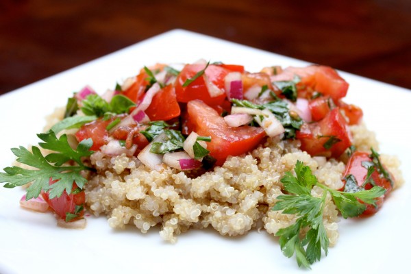 Quinoa Tomato Salad – An Easy Vegetarian Dish for Everyone