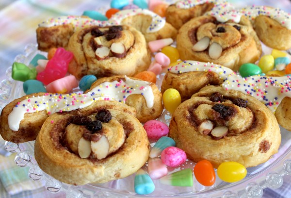 Cinnabunnies – Cinnamon Roll Easter Bunnies – Fun Easter Recipe for Kids