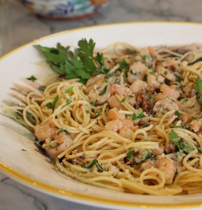 Creamy Spicy Garlic Butter Tuscan Shrimp Recipe – Video